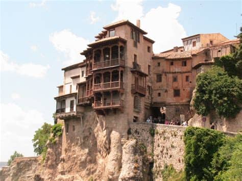 Casas colgantes o colgadas de cuenca hechas con 3000 piezas de el conocido juguete español exin castillos. El Blog De Tuico: CUENCA CASAS COLGANTES