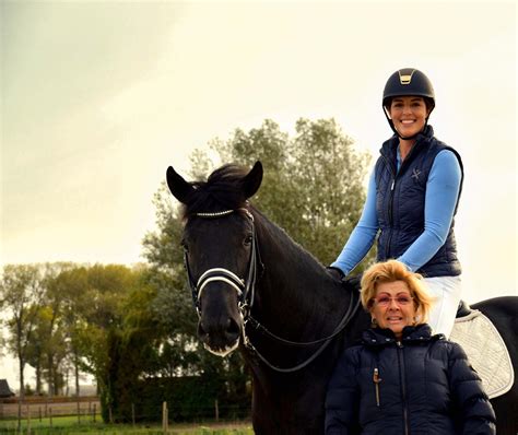 Check spelling or type a new query. Dominique Filion weg bij Judy de Winter - Horses.nl