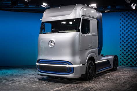 Vwvortex Com Daimler Shows Off Eactros New Mile Battery Truck