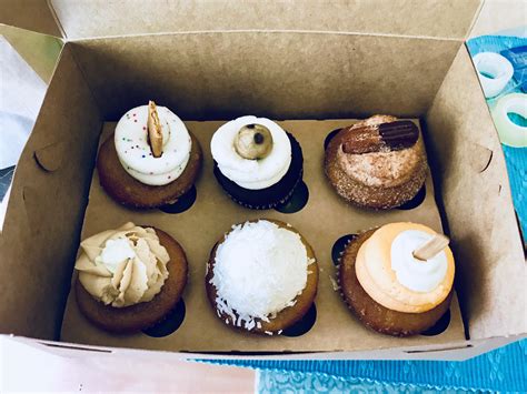 Checked Out Parlour Vegan Bakery In Florida Today Ate 6 Cupcakes