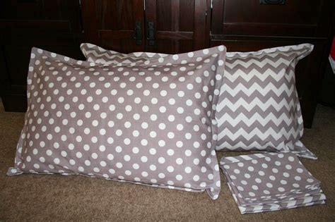 Pillow Sham Tutorial With Simple Envelope Closure Heres A Really Easy