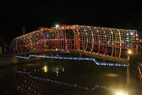 wisata romantis jembatan gembok cinta wokiga