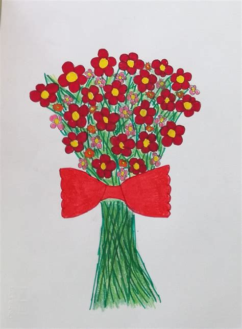 Mazzo di 12 rose rosse a gambo lungo confezionato con verde decorativo. Mazzo Di Fiori Disegno