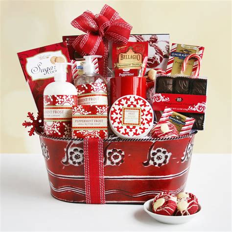 Give a gift from the heart with something homemade. Christmas Spa Gift Baskets | Best Decor Things