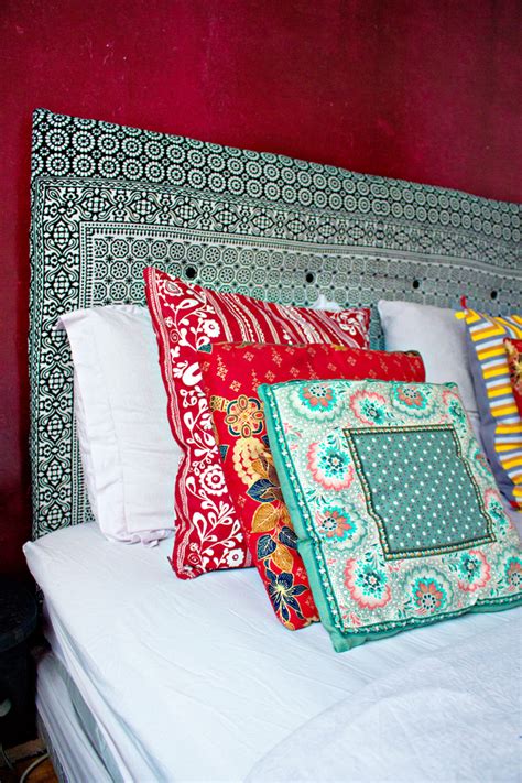 Your browser does not meet the minimum requirements for canvas. DIY | Canvas Headboard