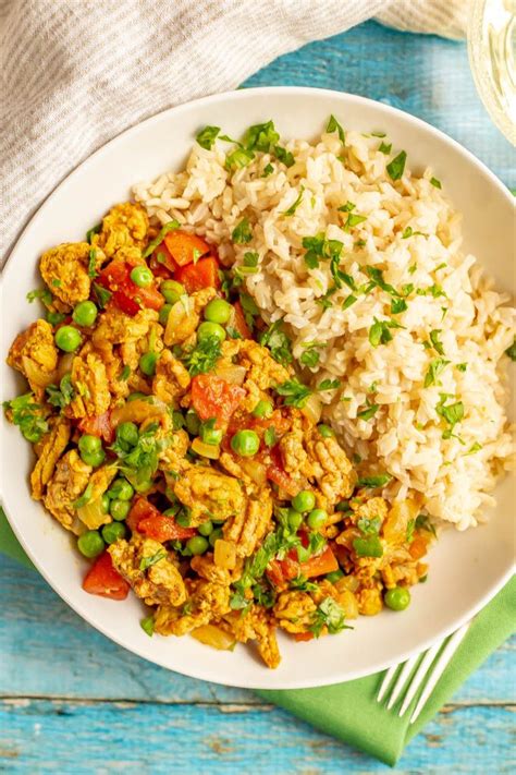 Healthy turkey burgers makes 4 servings turkey burgers too often turn in to flavorless hockey pucks, but a healthy dose of minced garlic and freshly chopped parsley and rosemary keep these patties full of flavor and moisture. Curry ground turkey with rice and peas | Recipe | Rice ...
