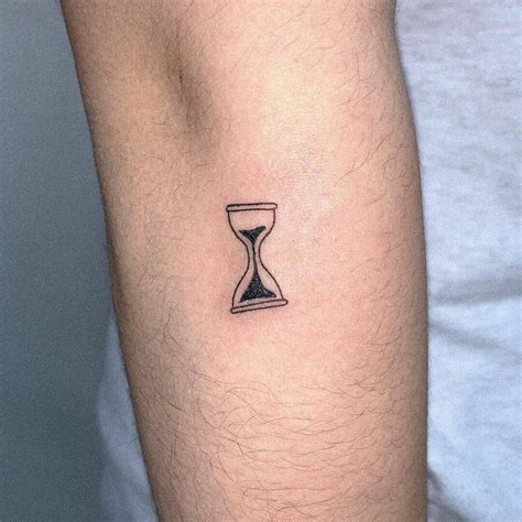 Hourglass Tattoo Symbolism Meaning And Awesome Design Ideas Saved Tattoo