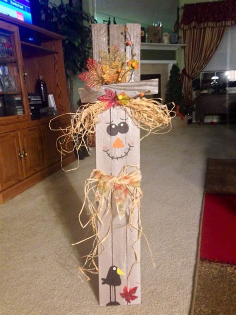 Wooden Scarecrow Fall Halloween Crafts