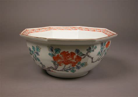 Octagonal Bowl With Design Of Peonies Japan Edo Period 16151868