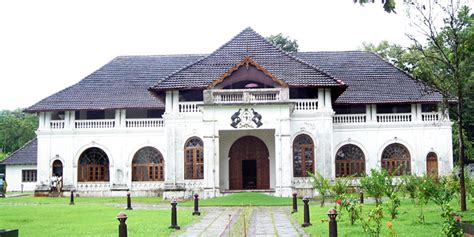 Dutch Palace Cochin History Timings Entry Fee Architecture