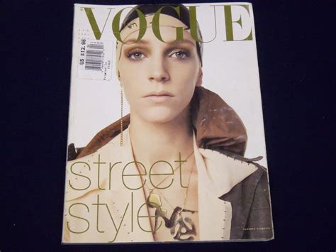 2001 april vogue italia fashion magazine hannelore knuts cover j 1015 smt duty free