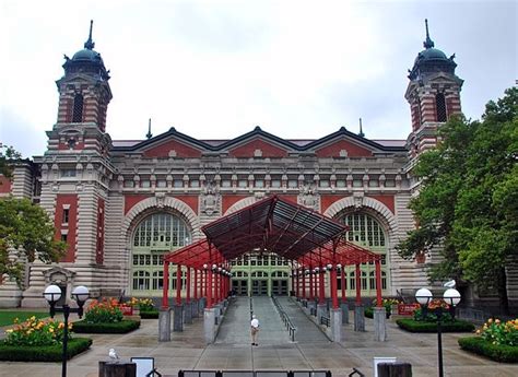 Il Museo Dellimmigrazione Di Ellis Island A New York