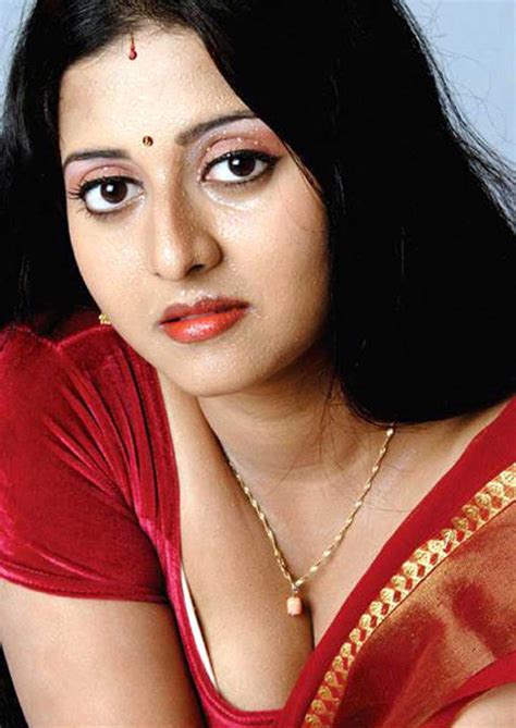Unseen Tamil Actress Images Pics Hot Sindhuri Hot Boobs Deep Cleavage