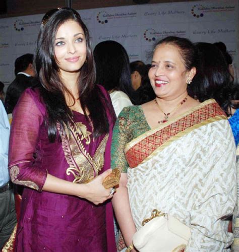 Celebrities With Their Moms Photos Filmibeat