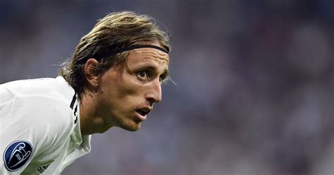Real madrid's croatian midfielder luka modric kisses the trophy after receiving the 2018 fifa men's ballon d'or award. Ballon d'Or 2018 nominees: Luka Modric, Cristiano Ronaldo ...