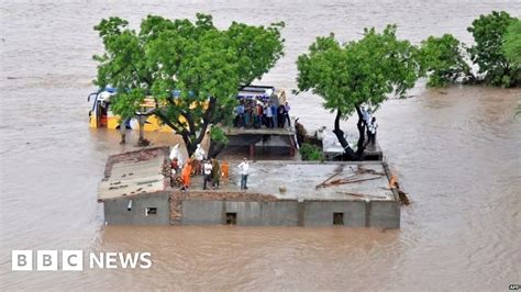 India Floods Monsoon Rains Cause Havoc In Gujarat Bbc News