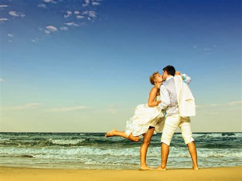 Couple Love Romance Kiss The Beach Hot Kissing Wallpapers