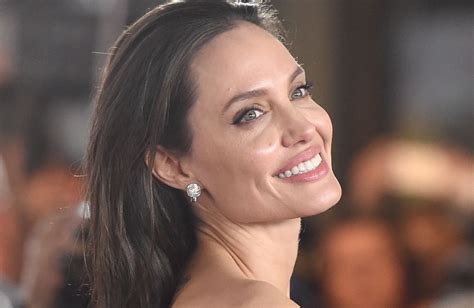 Angelina Jolie Dévoile 3 Nouveaux Tatouages