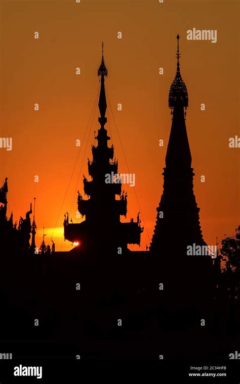 Shwedagon Pagoda In The Sunset Yangon Burma Stock Photo Alamy