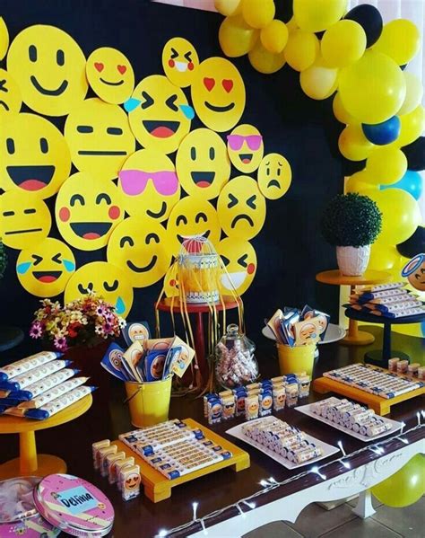 Mesa Dulce Emoji Party Emoji Emoji Birthday Party 10th Birthday