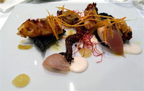 Infarinare le fettine di pollo e scaldare l'olio in una padella e. Pozzuoli, il Riccio's e una storia che si rinnova ...