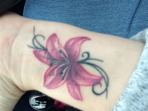 stargazer lily tattoo flower tattoo meanings lily tattoo lily flower tattoos