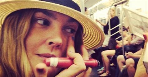 In Defence Of Doing Your Makeup On The Tube Huffpost Uk