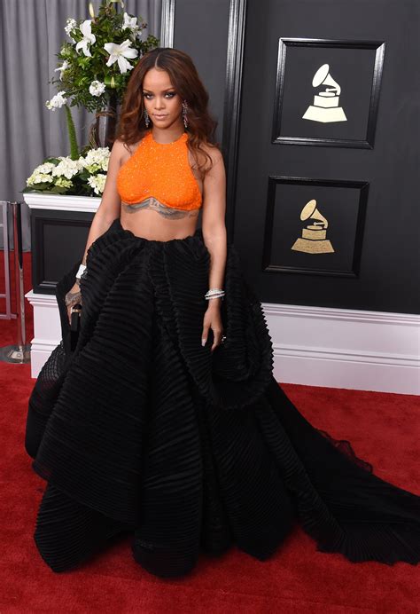 Best beauty looks from dua lipa, lizzo and more: Outfits That Turned Heads At The Grammys