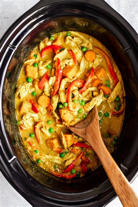 Healthy slow cooker yellow chicken curry