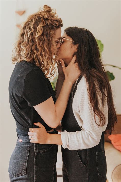 cute lesbian couples kissing couples lesbian love lgbtq fashion winter engagement pictures