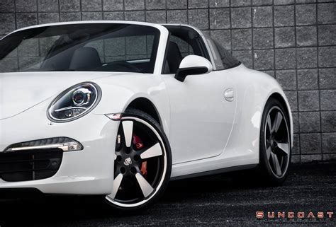 2015 Porsche 911 Targa Shines on 50th Anniversary Edition’s Fuchs