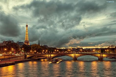 Wieża Eiffla Paryż Francja Most Sekwana