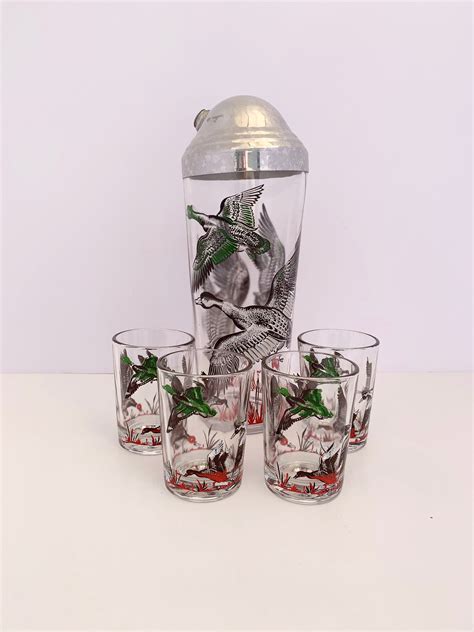 Hazel Atlas Cocktail Shaker With Four Lowball Glasses Etsy Canada