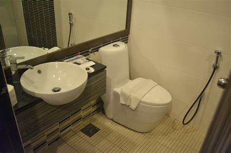 Memperkenalkan penyelesaian simpanan di di dalam bilik air. Diari Si Ketam Batu: Apa Seronoknya Menginap Selama 2H1M ...