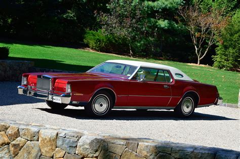 Collectible Classic Lincoln Continental Mark Iv