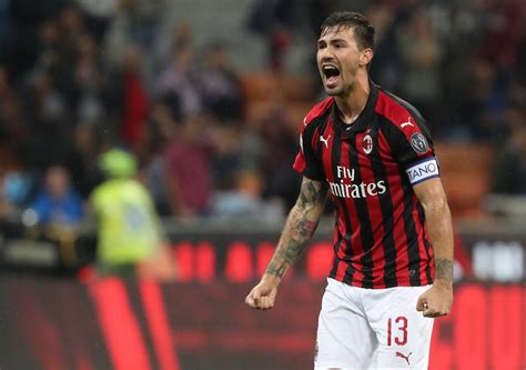 Il giocatore avrebbe raggiunto un accordo totale con il lione. Calciomercato, attento Milan: il Chelsea piomba su Romagnoli