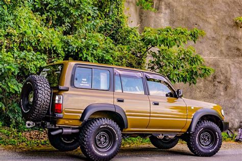 Lifted Toyota Land Cruiser 80 On 35 Tires From Japan