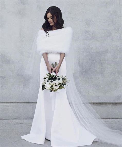 10 Winter Wedding Cover Up Ideas Every Bride Will Love In 2020