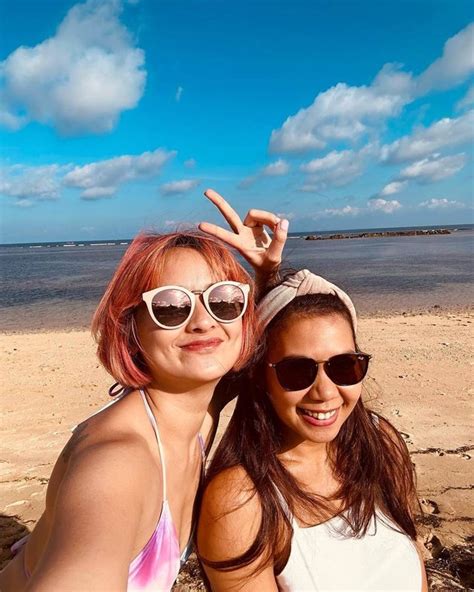 8 Photos Of Joanna Alexandra Enjoying A Beach Vacation Confidently Showing Off Her Body Goals