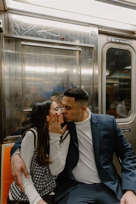 Couples In Nyc Subway Nyc Subway Couple Photos Couples