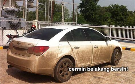Untuk pengetahuan semua, gambar tersebut merupakan salah satu contoh custom made sticker kereta. Kenapa Kereta Sedan Tak Ada Wiper Belakang? | Iluminasi