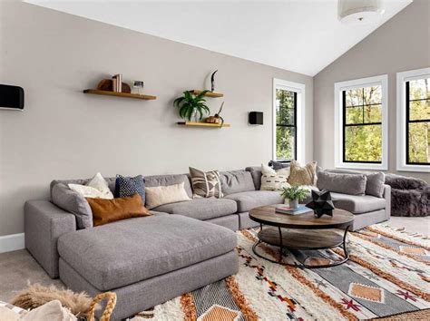 What Colors Go With Grey Sofa