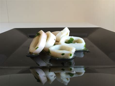 Ecco allora come preparare questo gustoso antipasto freddo a base di pesce. Insalata di calamari (ricetta antipasto) | Un Avvocato ai ...