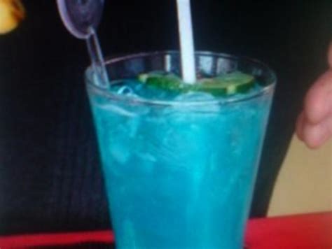 Price per cocktail is an estimate based on the cost of making one cocktail with the available ingredients shown above and does not. Blue Angel-Cocktail - Rezept mit Bild - kochbar.de