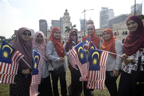 Malaysia ialah negara yang mempunyai penduduk pelbagai kaum, agama dan dalam misi mengekalkan kedaulatan negara, penglibatan daripada semua pihak, termasuklah pemerintah dan rakyat, adalah sangat dituntut. Cabaran kekalkan kemerdekaan - Wilayahku