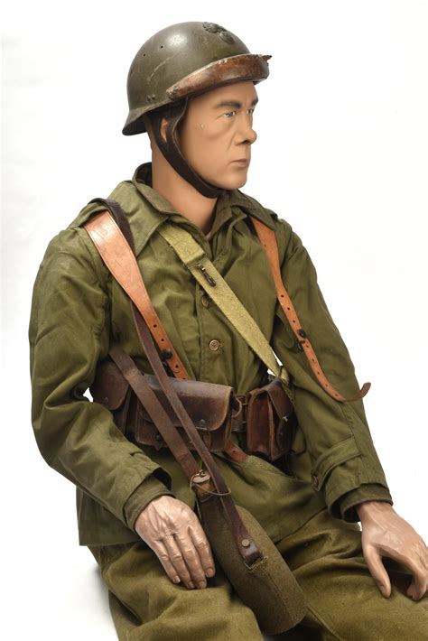 Mannequin complet représentant un soldat de l'armée française de 1940 ...