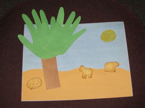 Sea animals would end up being the rarest to be observed, apart from the usual fishes. Preschool Storytime Crafts: Animal Safari