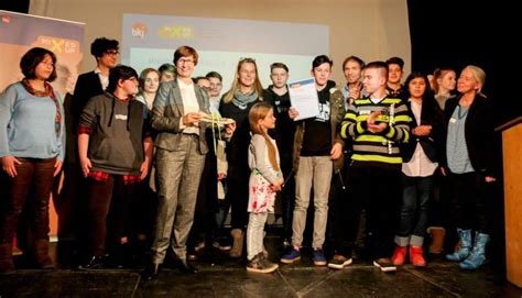 Verwenden sie die informationen oben: „Creativity connected - die AG": Erneute Prämierung des ...