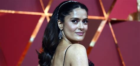 See more of salma hayek pinault on facebook. FOTO: Así luce Salma Hayek en bikini a sus 51 años | Clase