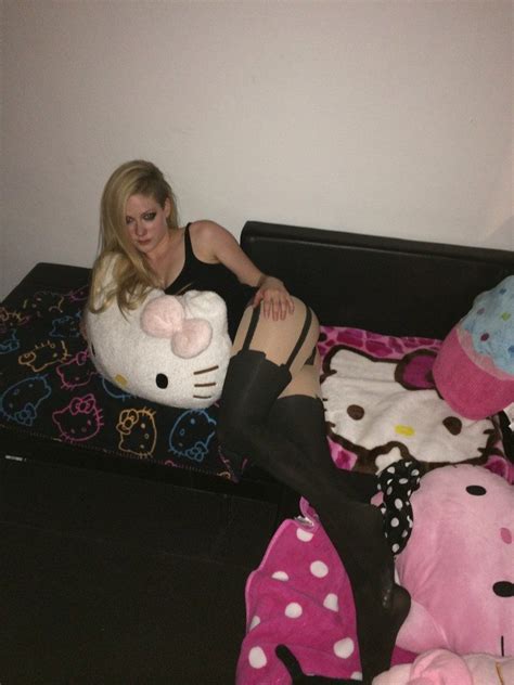 Avril Lavigne Nue Dans Icloud Leak Scandal